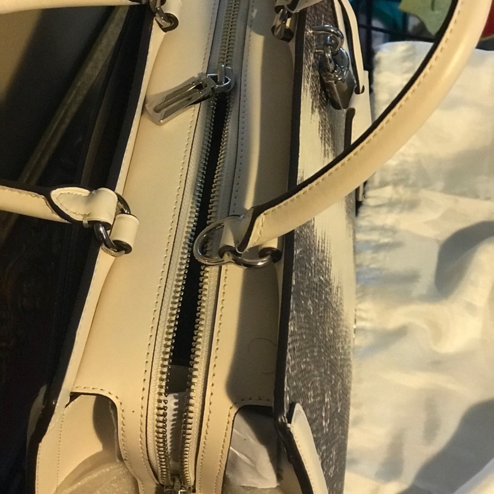 Coach Purse - Picture 6 of 6
